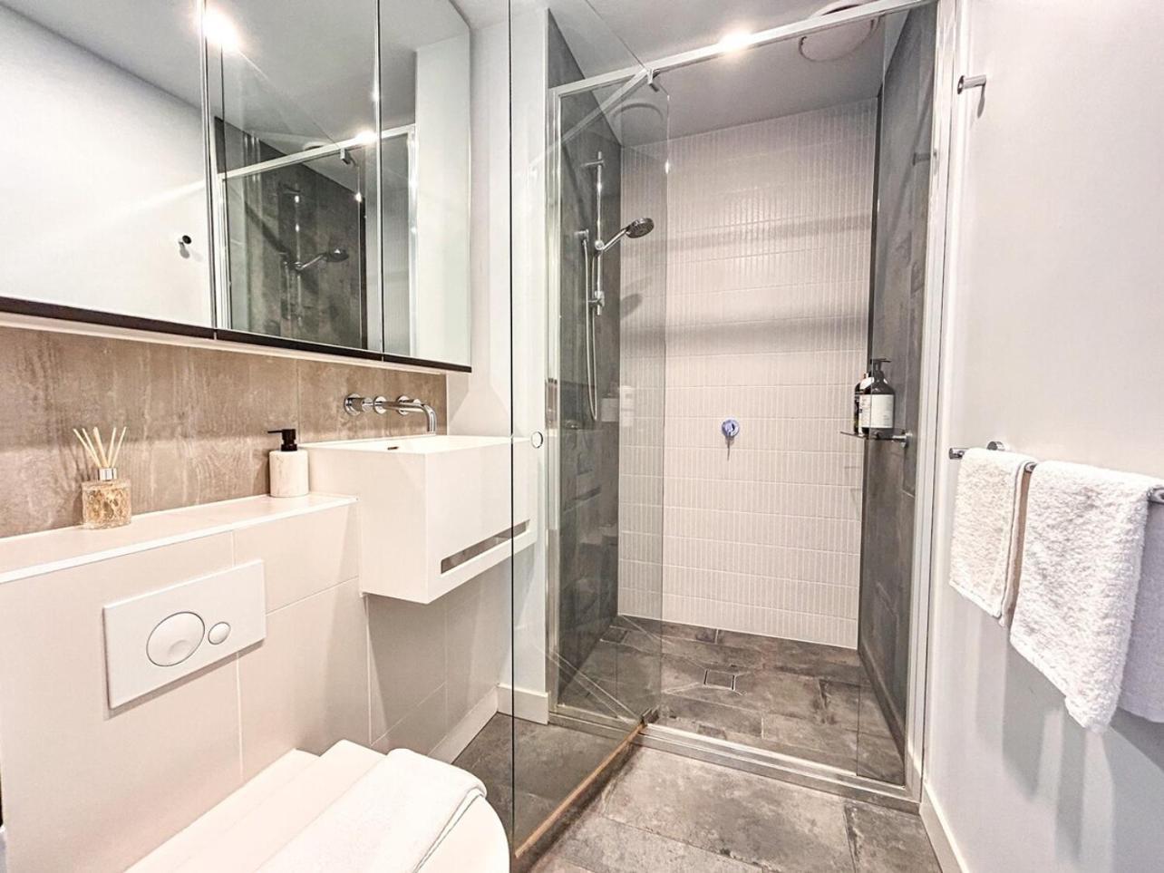 Dreamy View On High Level 2Br1Ba Apt Cbd Poolgy Melbourne Exterior photo
